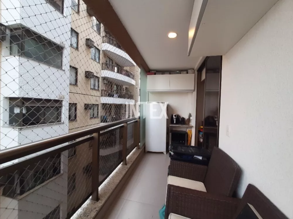 Apartamento à venda com 2 quartos, 70m² - Foto 4