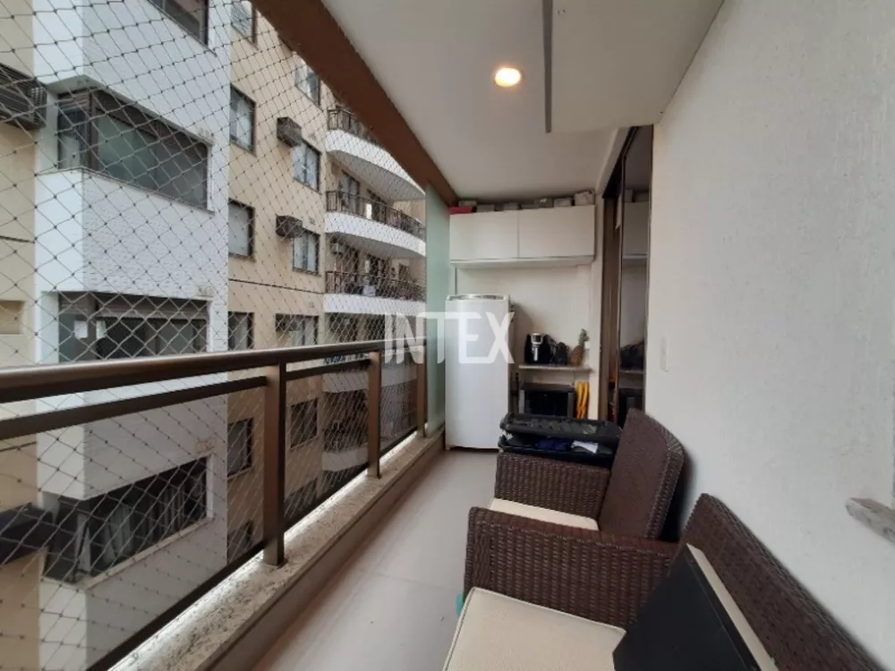 Apartamento à venda com 2 quartos, 70m² - Foto 3