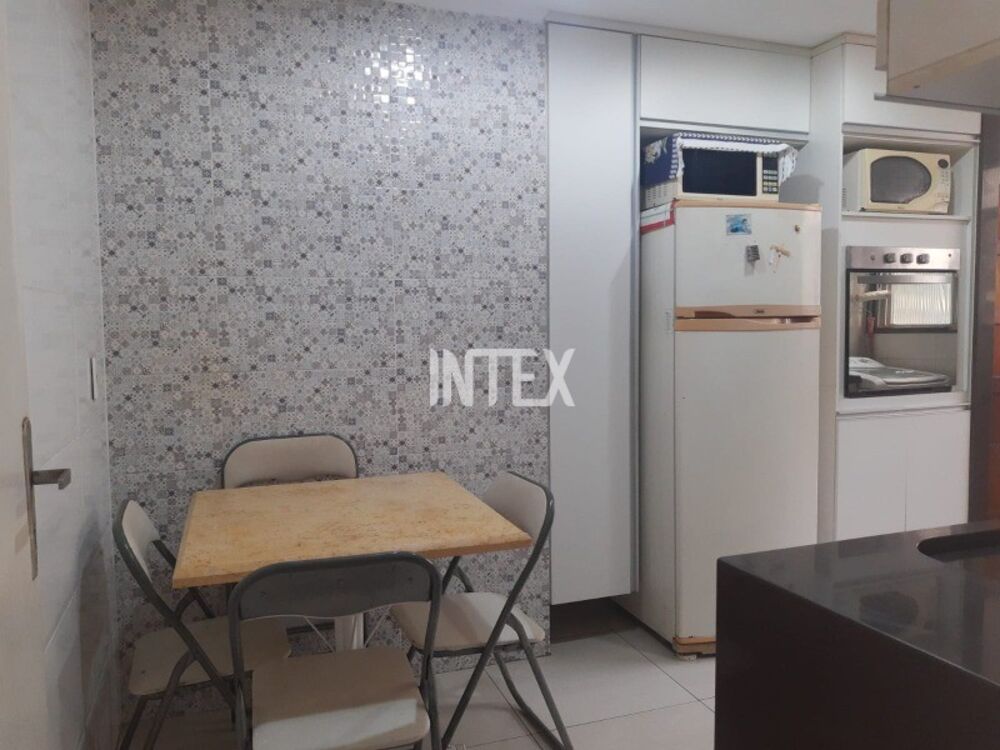 Apartamento à venda com 2 quartos, 78m² - Foto 3