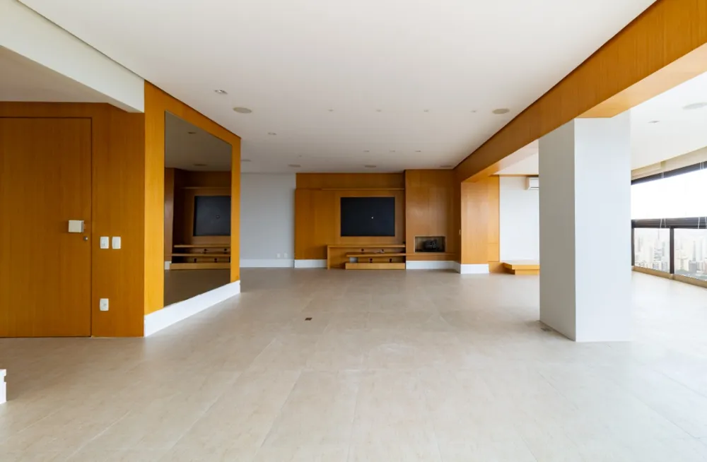 Apartamento, 3 quartos, 247 m² - Foto 1
