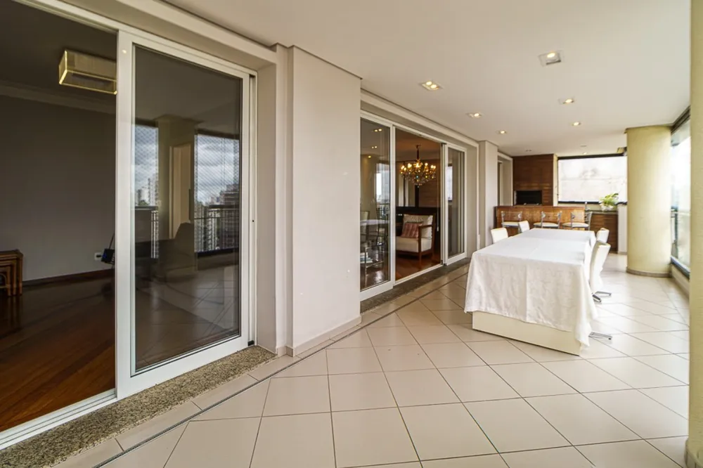 Apartamento, 3 quartos, 214 m² - Foto 1