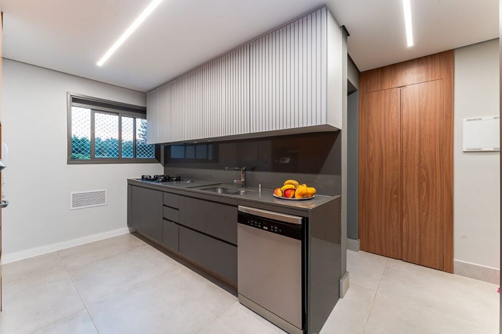 Apartamento à venda com 3 quartos, 150m² - Foto 9