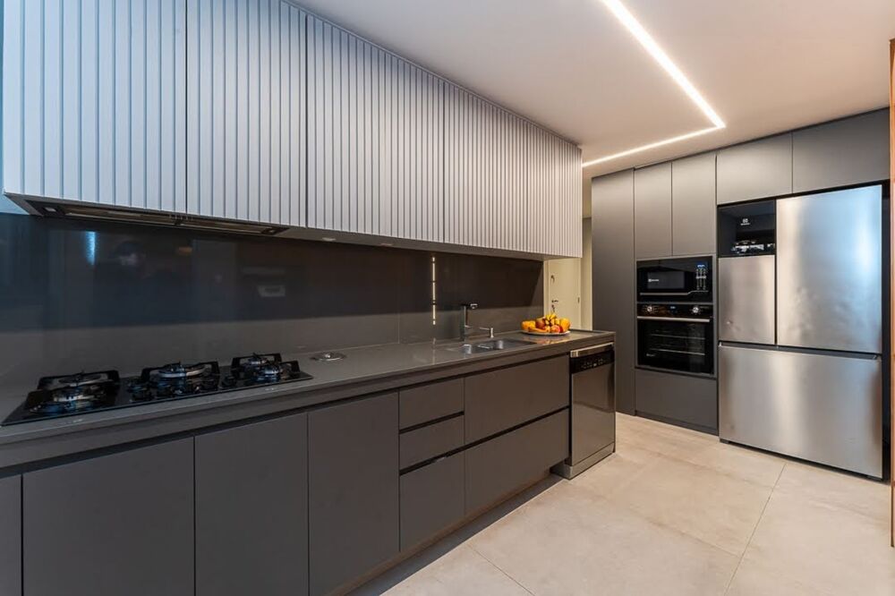 Apartamento à venda com 3 quartos, 150m² - Foto 8