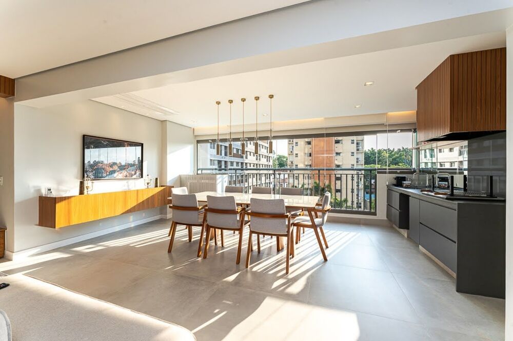 Apartamento à venda com 3 quartos, 150m² - Foto 2