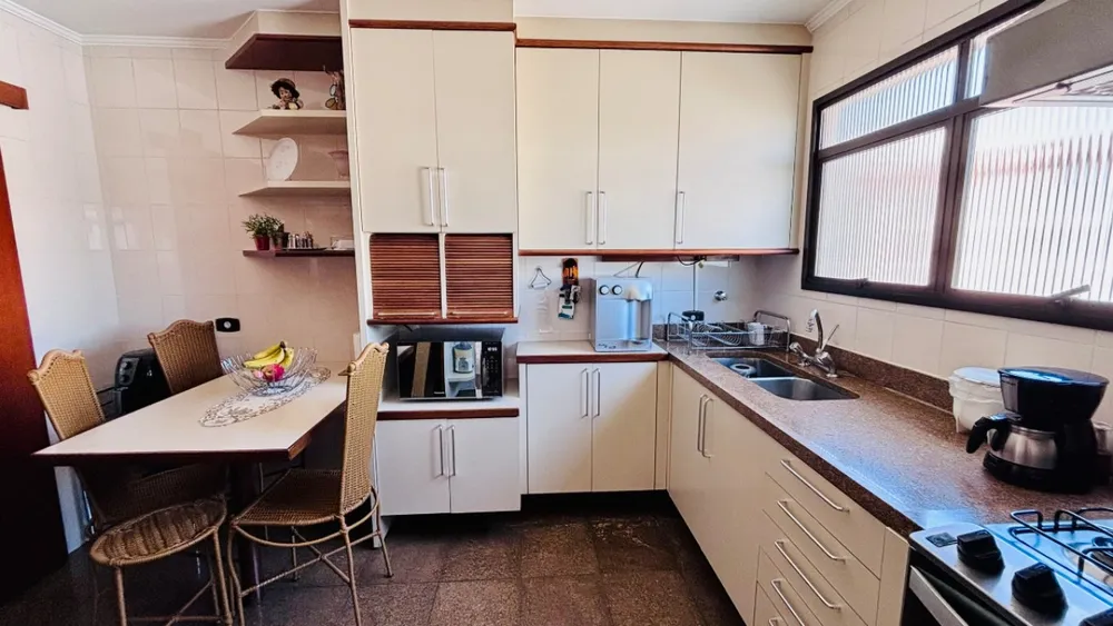 Cobertura, 3 quartos, 246 m² - Foto 2