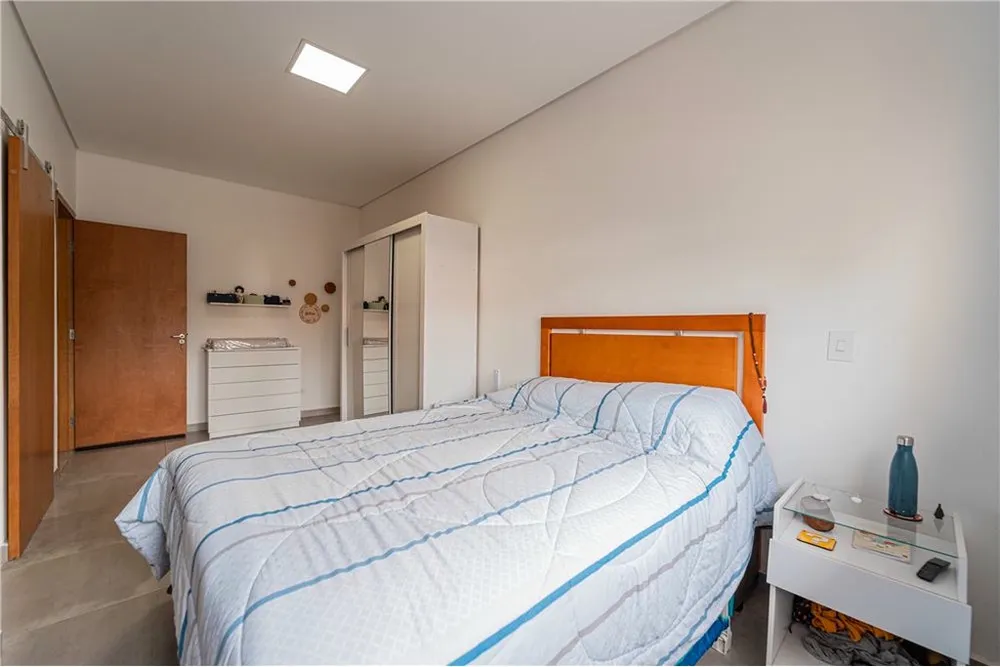 Casa, 4 quartos, 243 m² - Foto 1