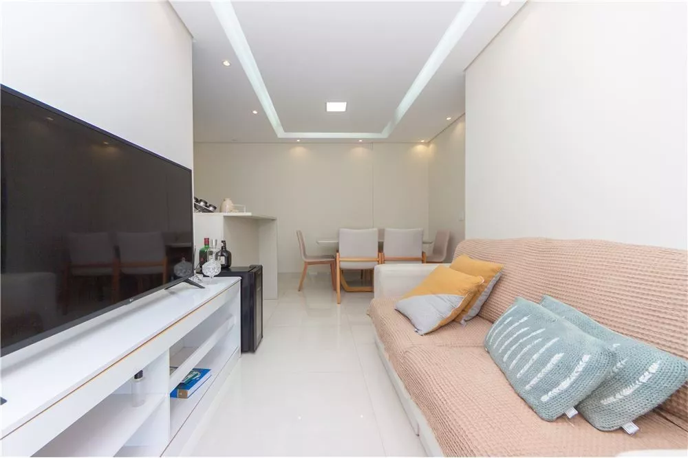 Apartamento à venda com 2 quartos, 64m² - Foto 1