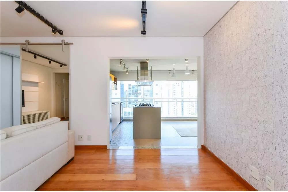 Apartamento à venda com 3 quartos, 107m² - Foto 2