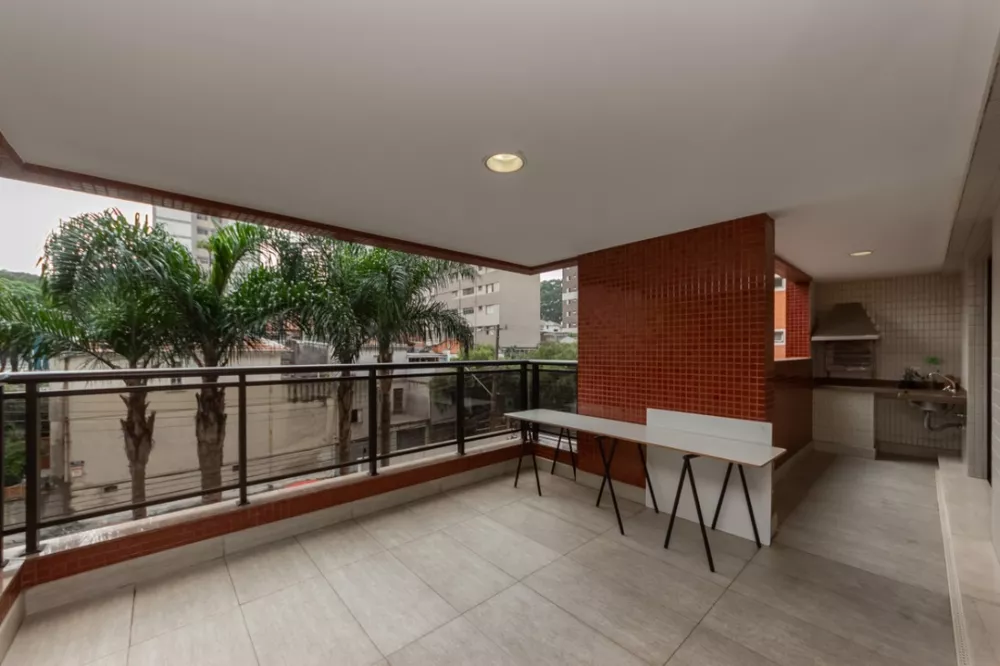 Apartamento à venda com 4 quartos, 208m² - Foto 1