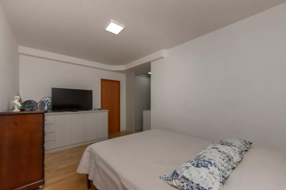 Apartamento à venda com 4 quartos, 208m² - Foto 13