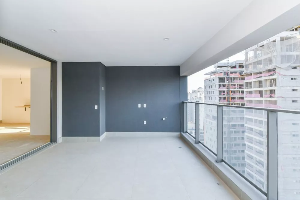 Apartamento à venda com 3 quartos, 125m² - Foto 1