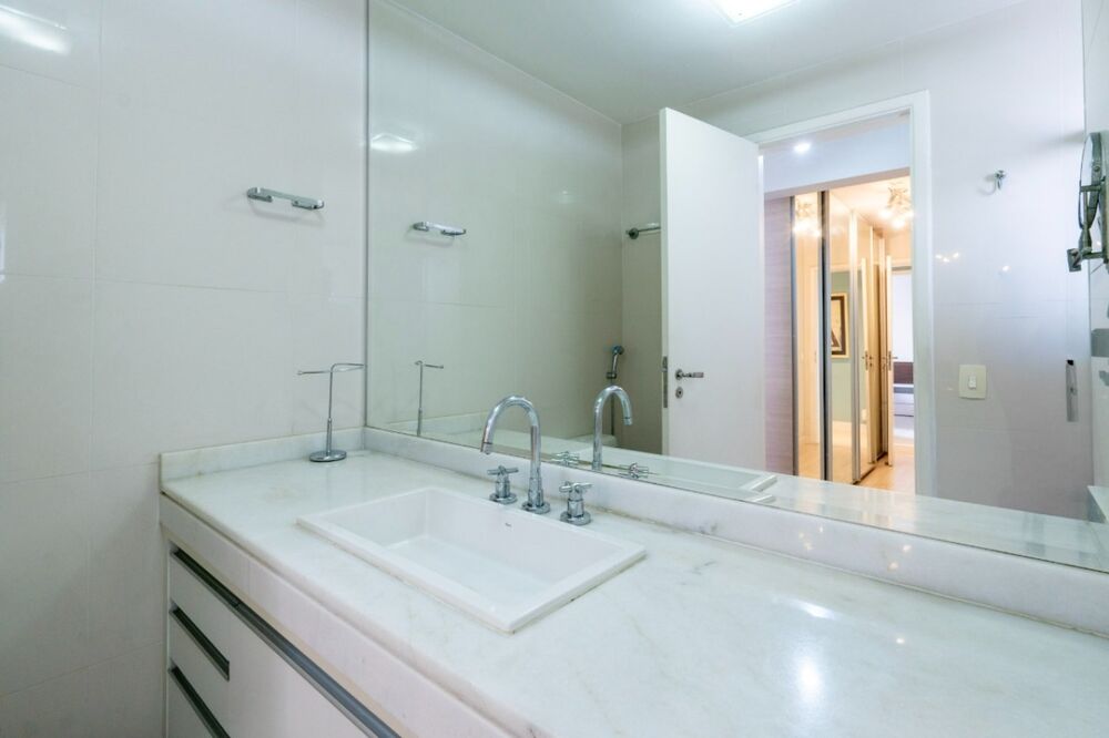 Apartamento à venda com 3 quartos, 154m² - Foto 13