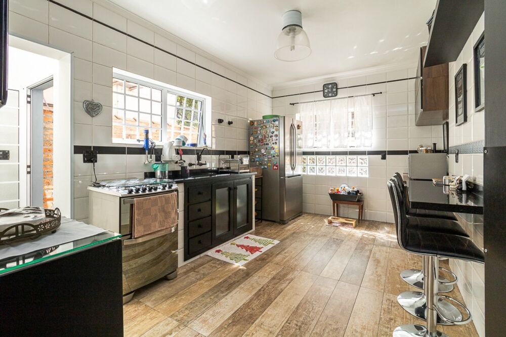Casa à venda com 2 quartos, 280m² - Foto 4