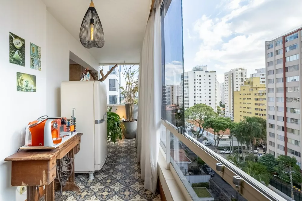 Apartamento à venda com 3 quartos, 208m² - Foto 11