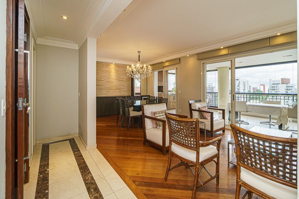 Apartamento à venda com 3 quartos, 214m² - Foto 4