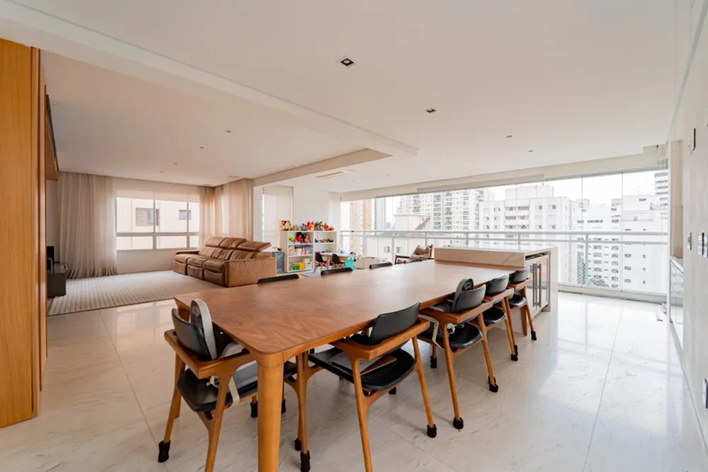 Apartamento, 3 quartos, 220 m² - Foto 2