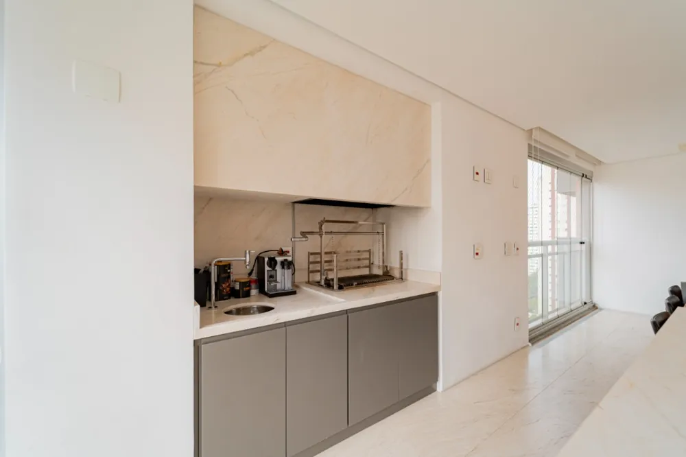 Apartamento, 3 quartos, 220 m² - Foto 1