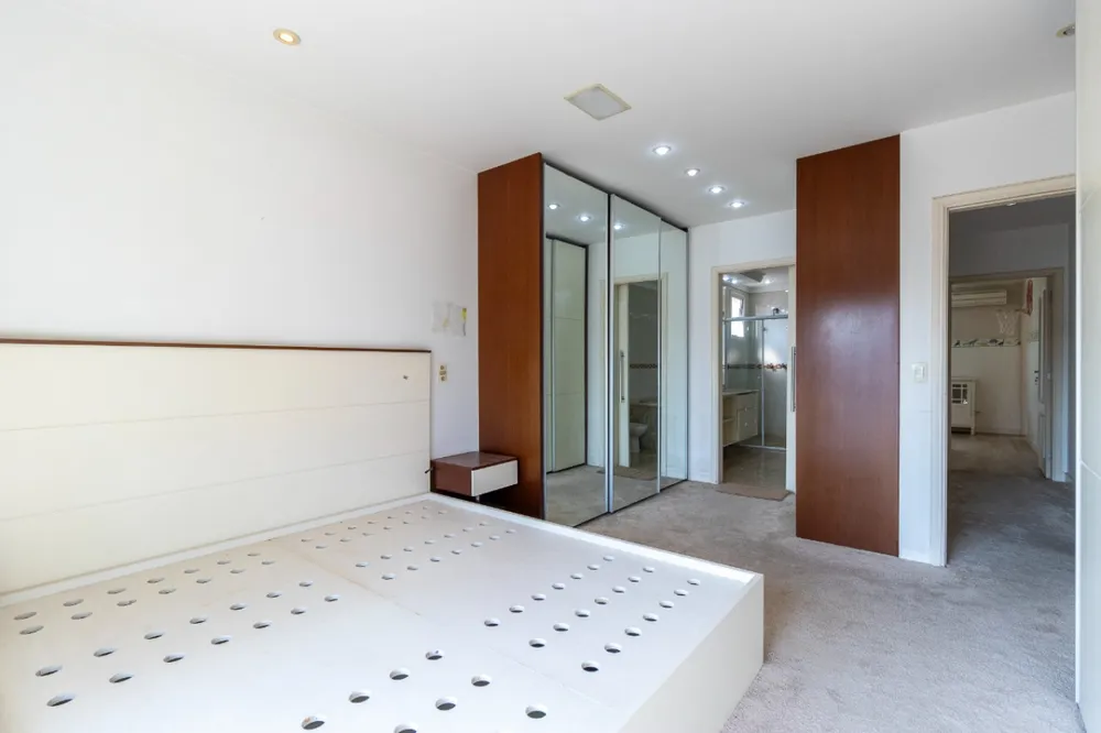 Apartamento, 4 quartos, 245 m² - Foto 2