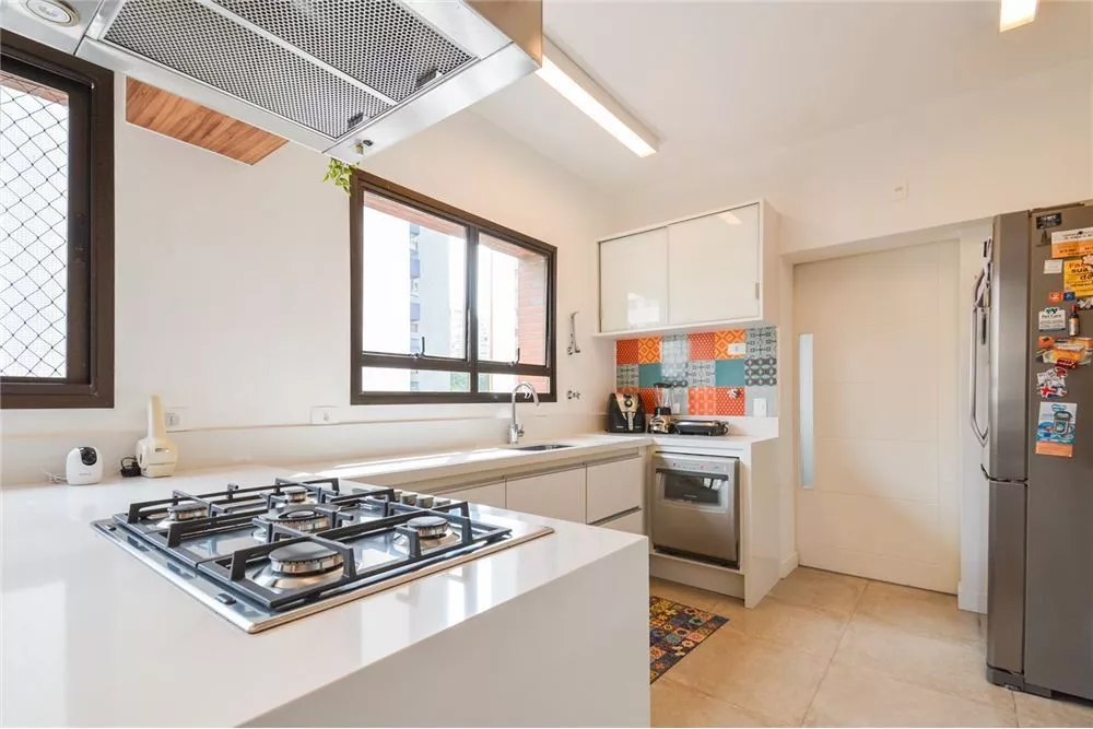 Apartamento à venda com 3 quartos, 177m² - Foto 13