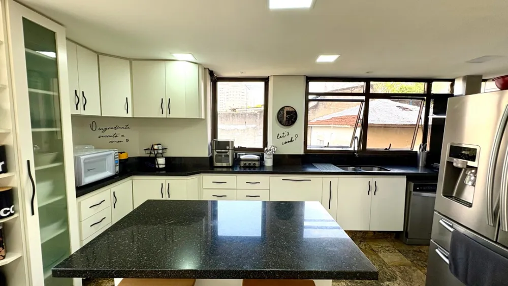 Apartamento, 3 quartos, 208 m² - Foto 1