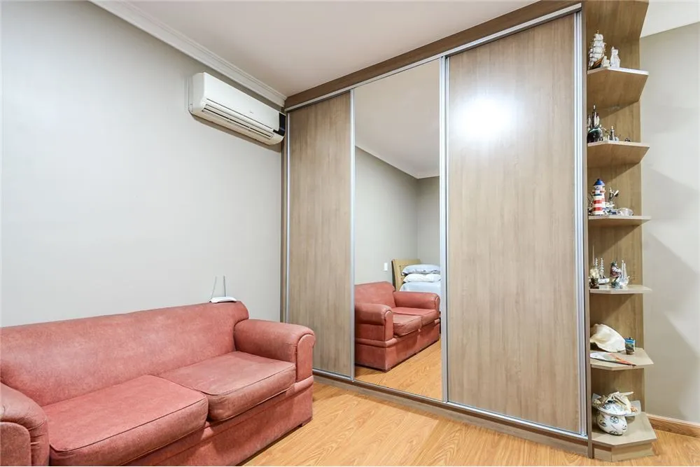 Casa, 3 quartos, 215 m² - Foto 2