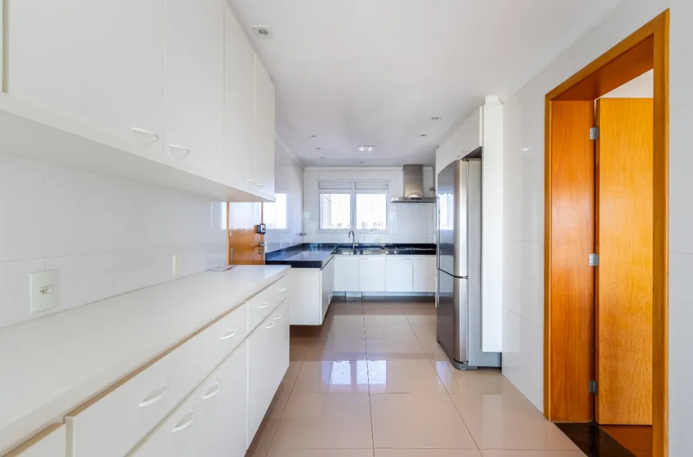 Apartamento, 3 quartos, 210 m² - Foto 1