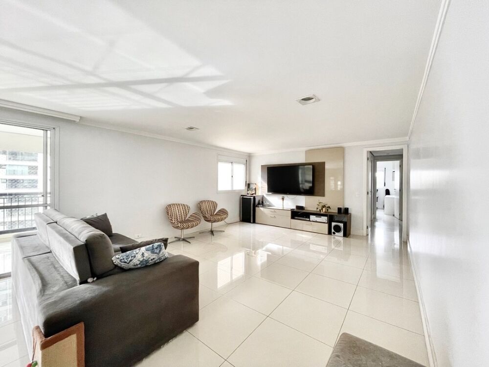 Apartamento à venda com 3 quartos, 192m² - Foto 1