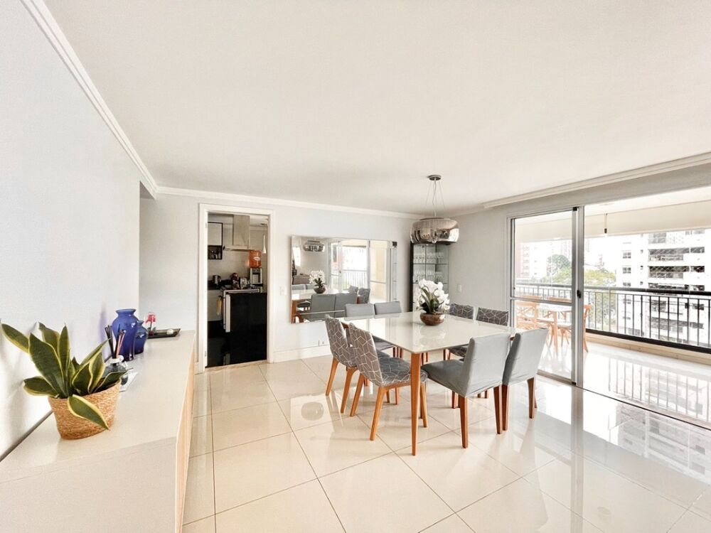 Apartamento à venda com 3 quartos, 192m² - Foto 2