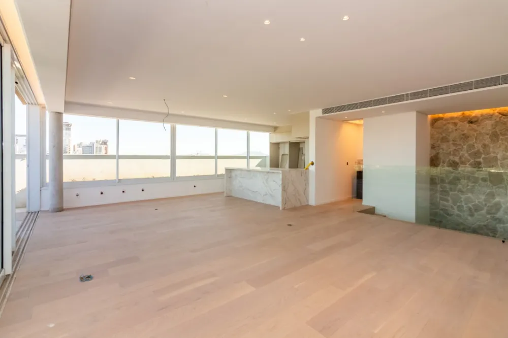 Cobertura, 3 quartos, 220 m² - Foto 2