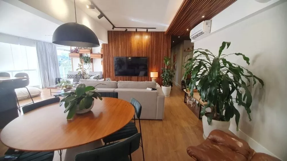 Apartamento à venda com 3 quartos, 121m² - Foto 3