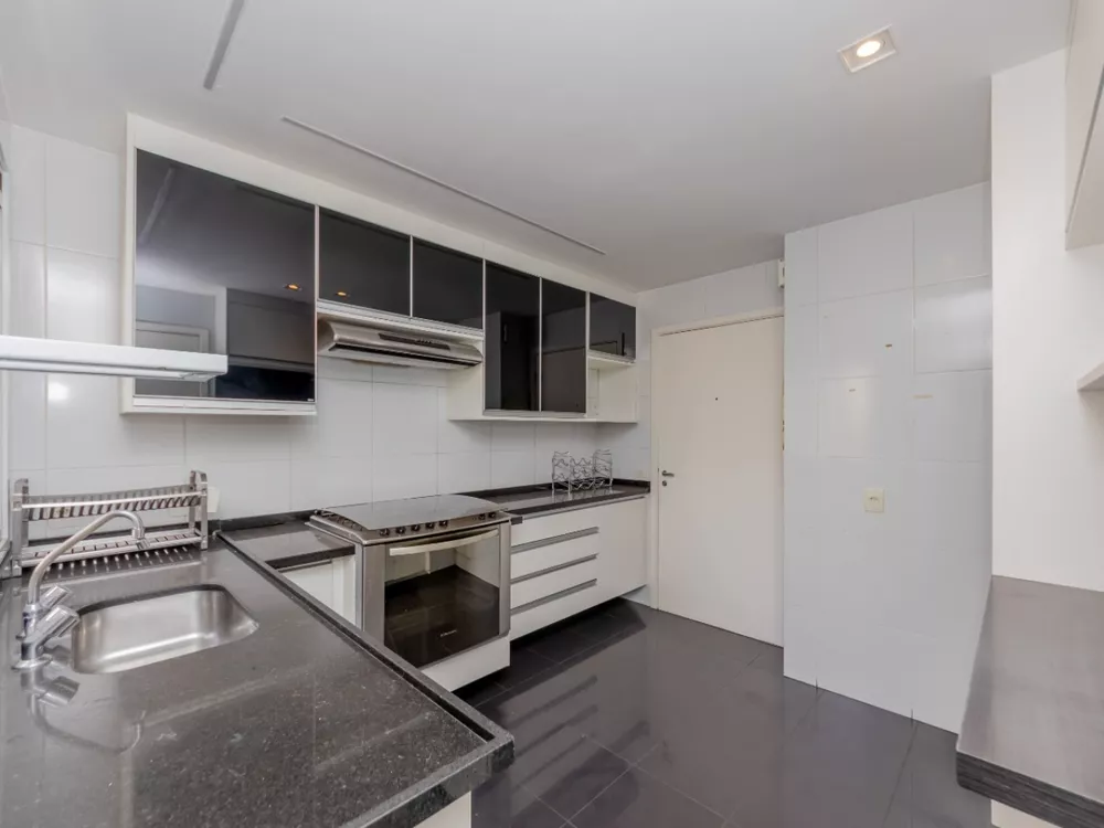 Apartamento à venda com 3 quartos, 128m² - Foto 11