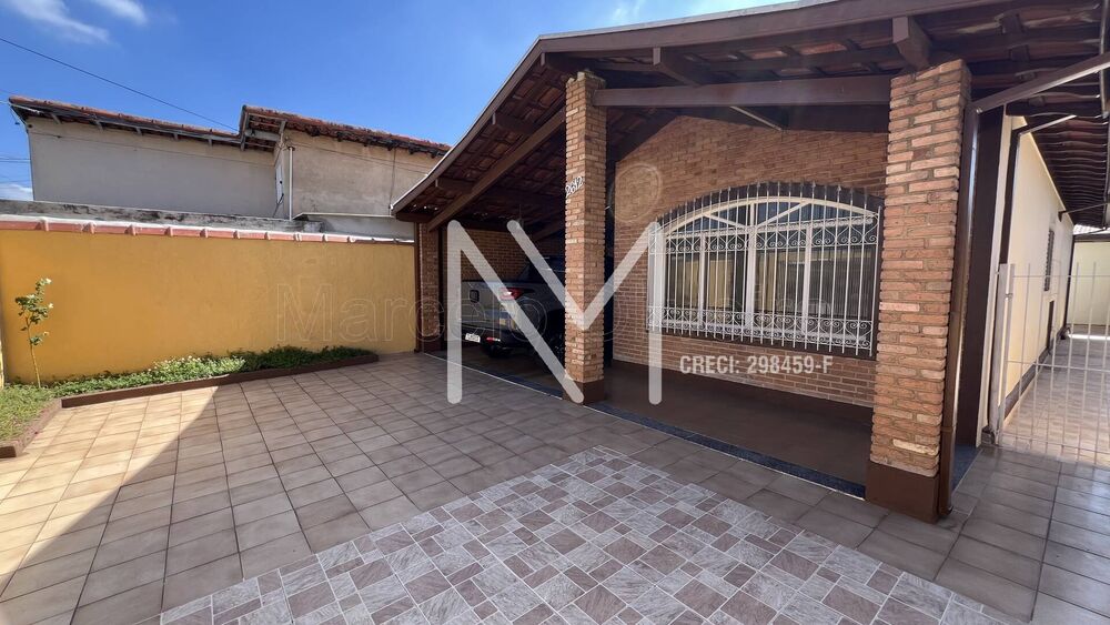 Casa à venda com 3 quartos, 150m² - Foto 1