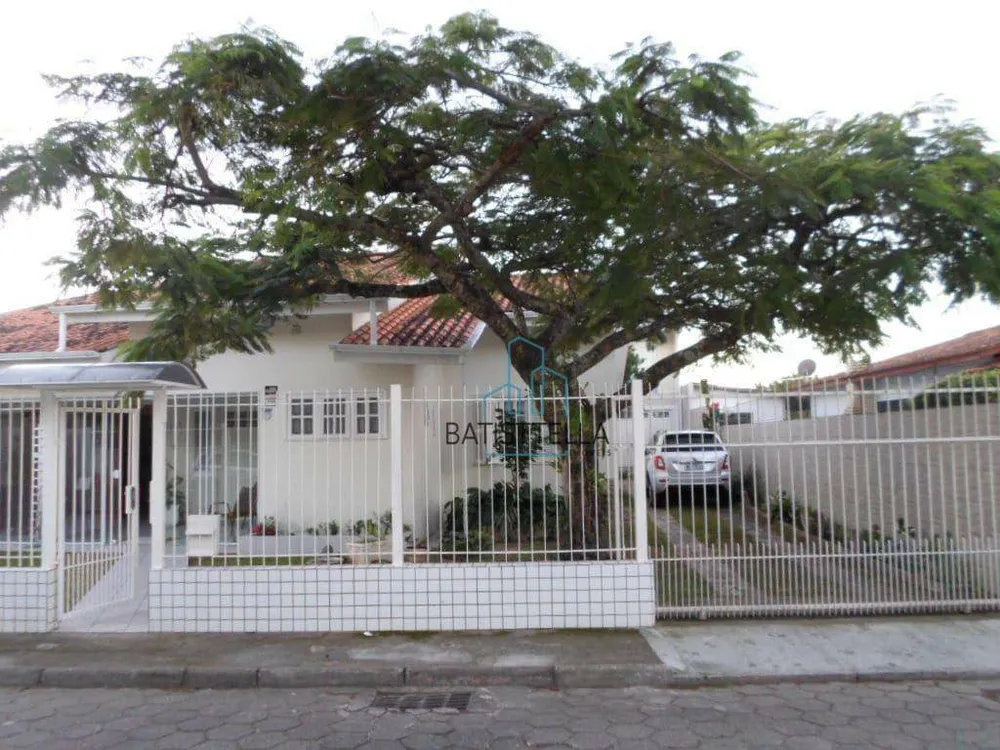 Casa, 4 quartos, 180 m² - Foto 1