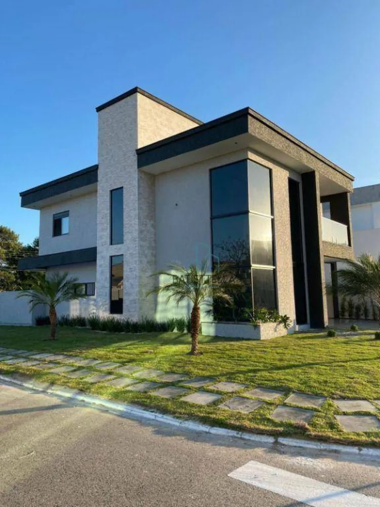 Casa, 4 quartos, 255 m² - Foto 1