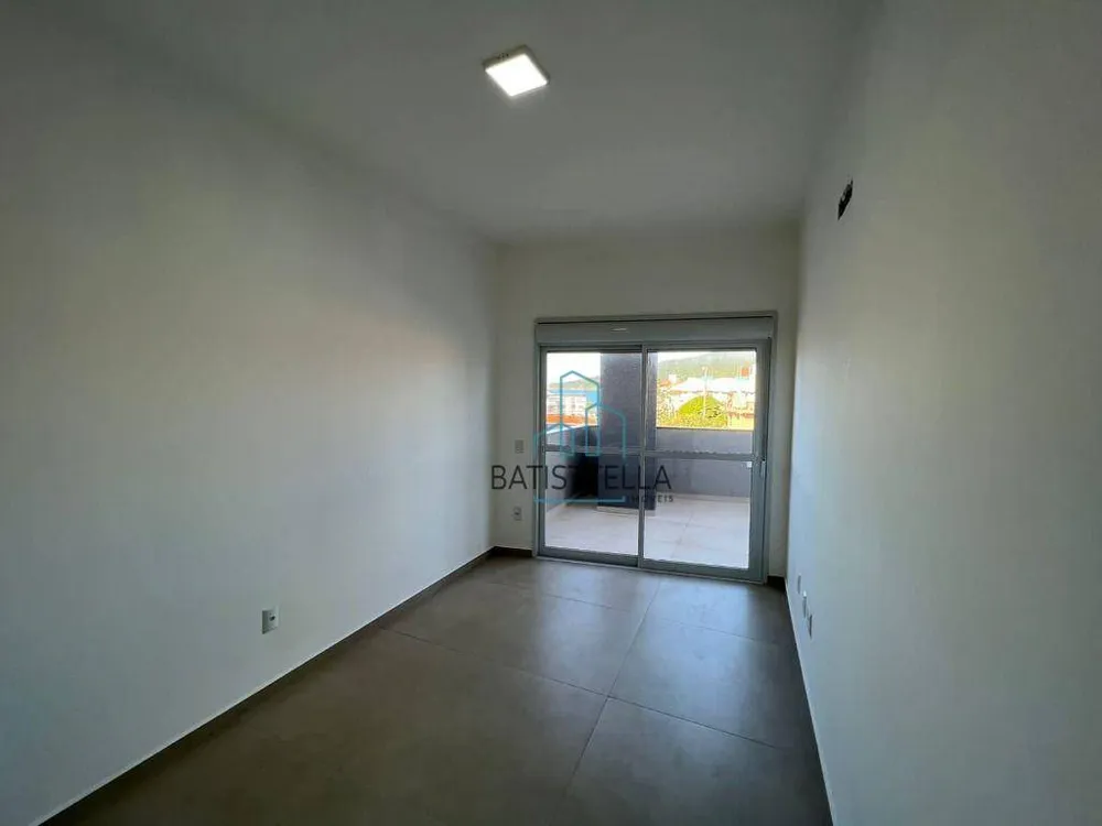 Cobertura, 3 quartos, 209 m² - Foto 4