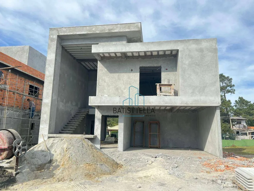 Casa, 3 quartos, 233 m² - Foto 1