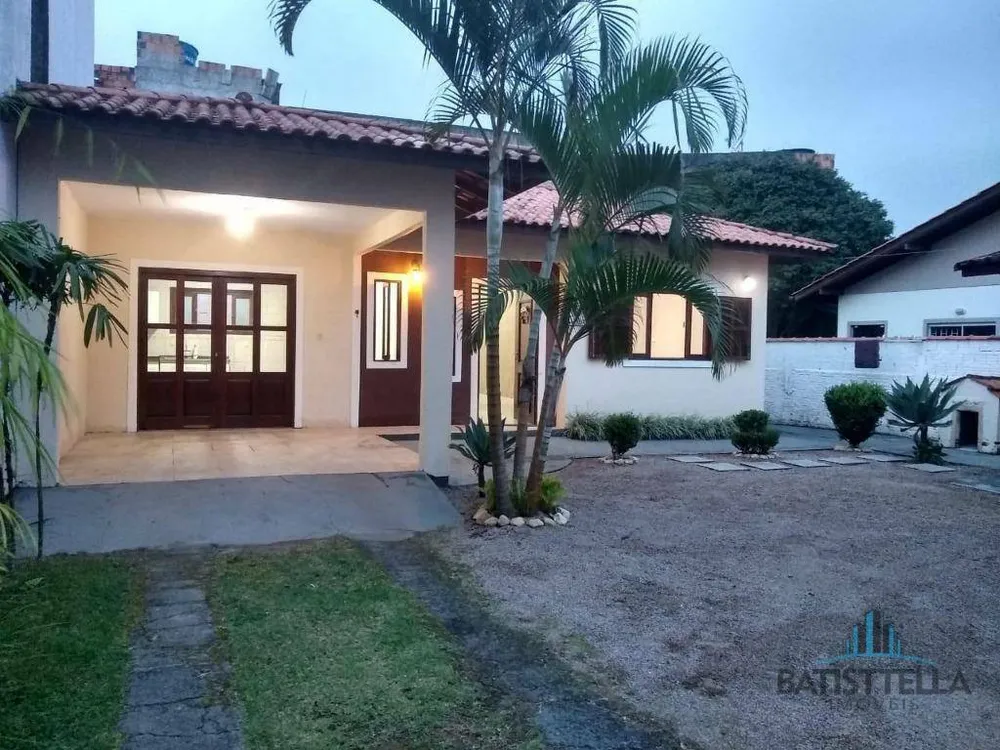 Casa, 7 quartos, 175 m² - Foto 1