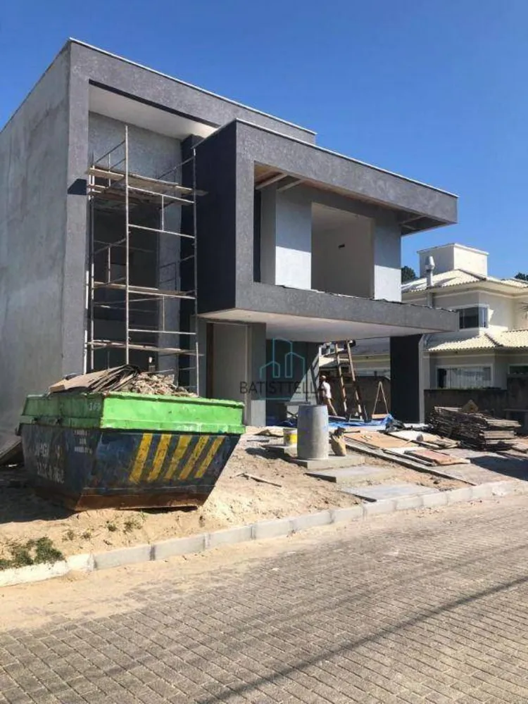 Casa, 4 quartos, 235 m² - Foto 1