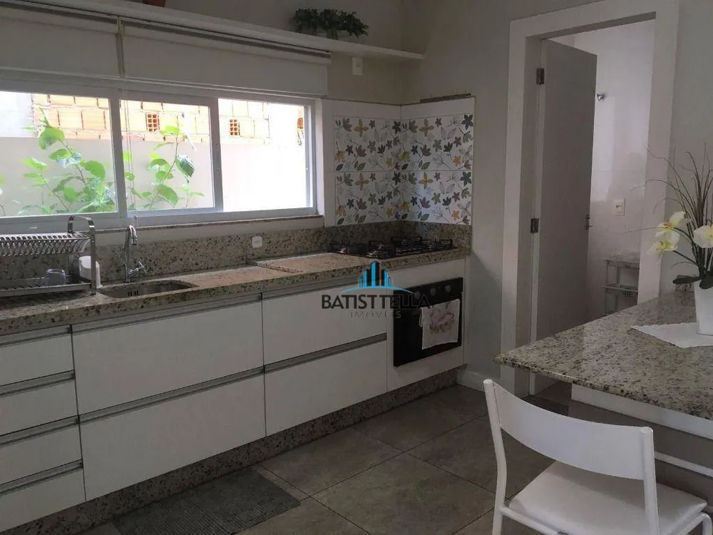 Casa, 3 quartos, 194 m² - Foto 2