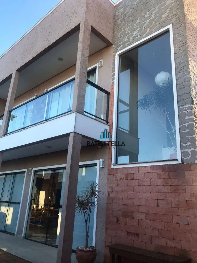 Casa, 5 quartos, 278 m² - Foto 1
