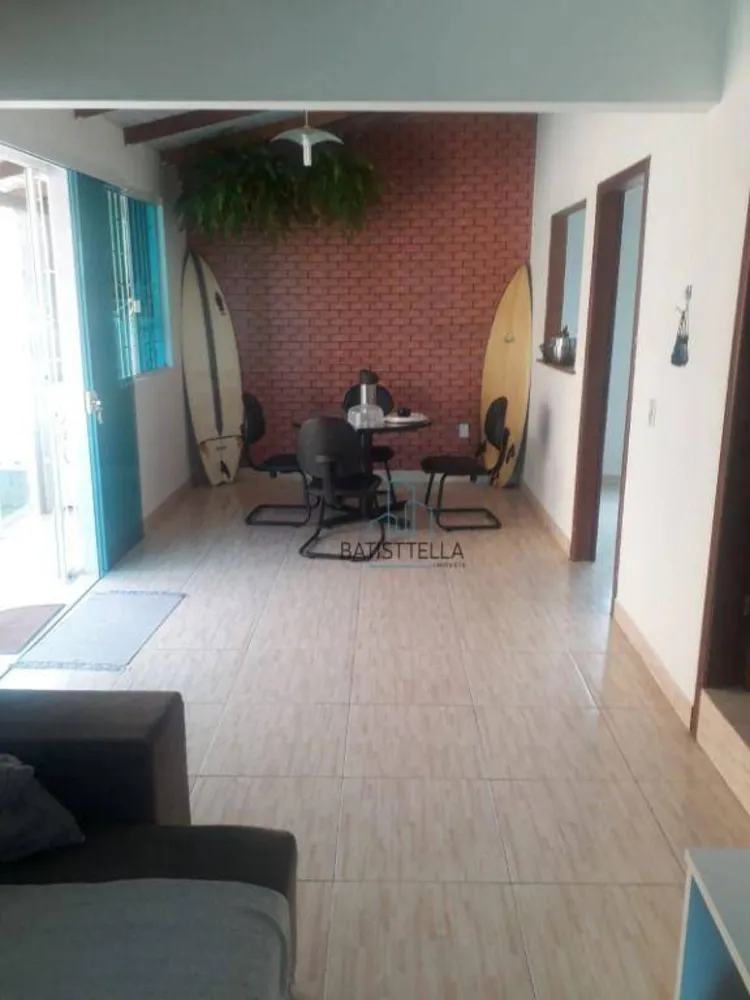 Casa, 4 quartos, 159 m² - Foto 1
