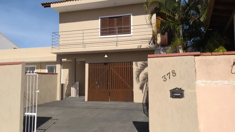 Casa, 5 quartos, 250 m² - Foto 1