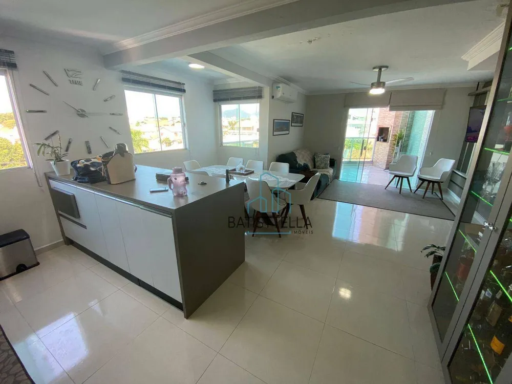 Cobertura, 3 quartos, 240 m² - Foto 3