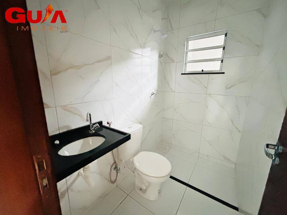 Casa à venda com 2 quartos, 80m² - Foto 4