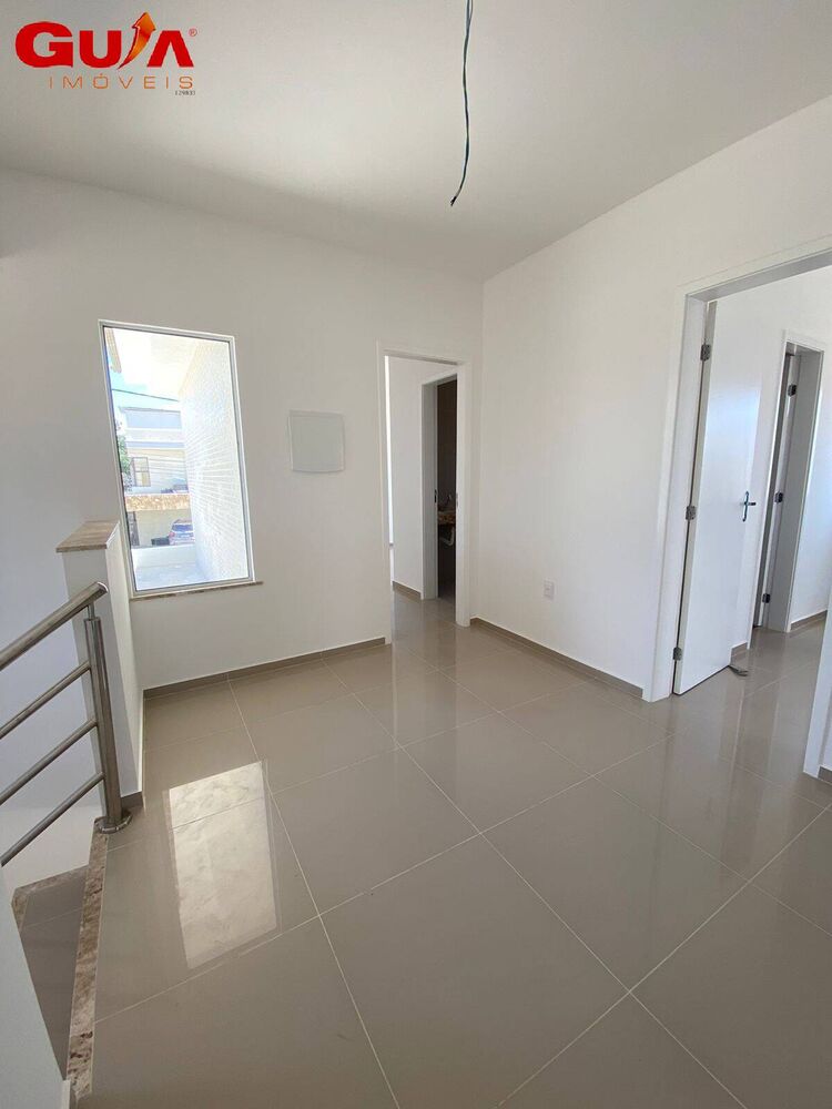 Casa de Condomínio à venda com 4 quartos, 215m² - Foto 2