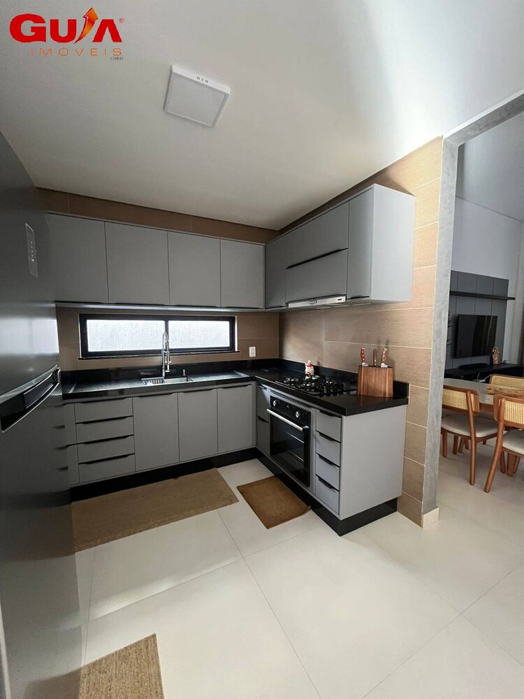 Casa de Condomínio à venda com 3 quartos, 296m² - Foto 2