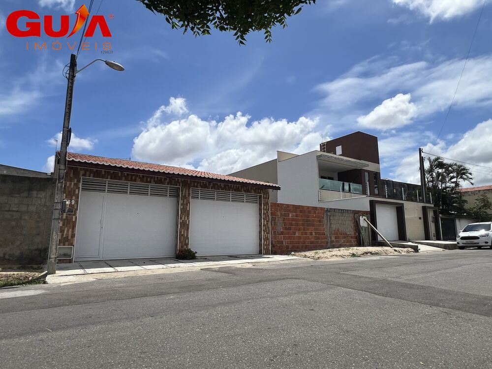 Casa, 2 quartos, 200 m² - Foto 1