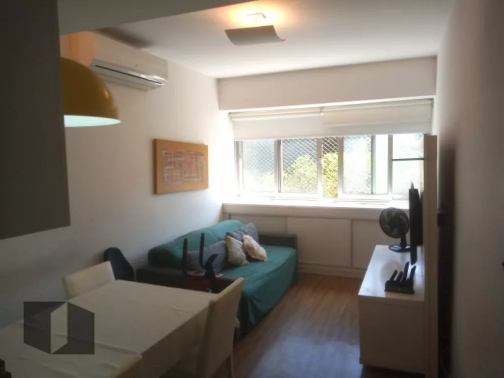 Apartamento à venda com 2 quartos, 82m² - Foto 2