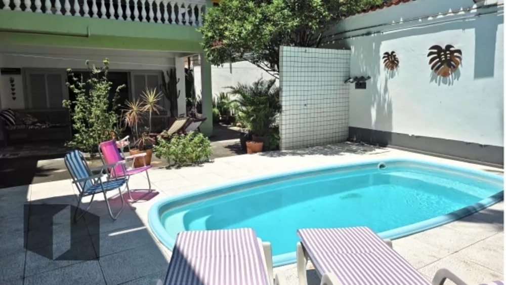 Casa, 5 quartos, 225 m² - Foto 1