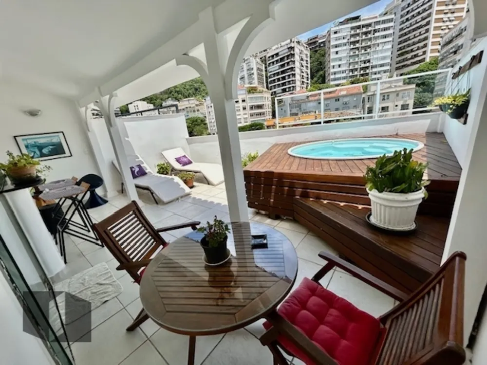 Cobertura, 3 quartos, 216 m² - Foto 1